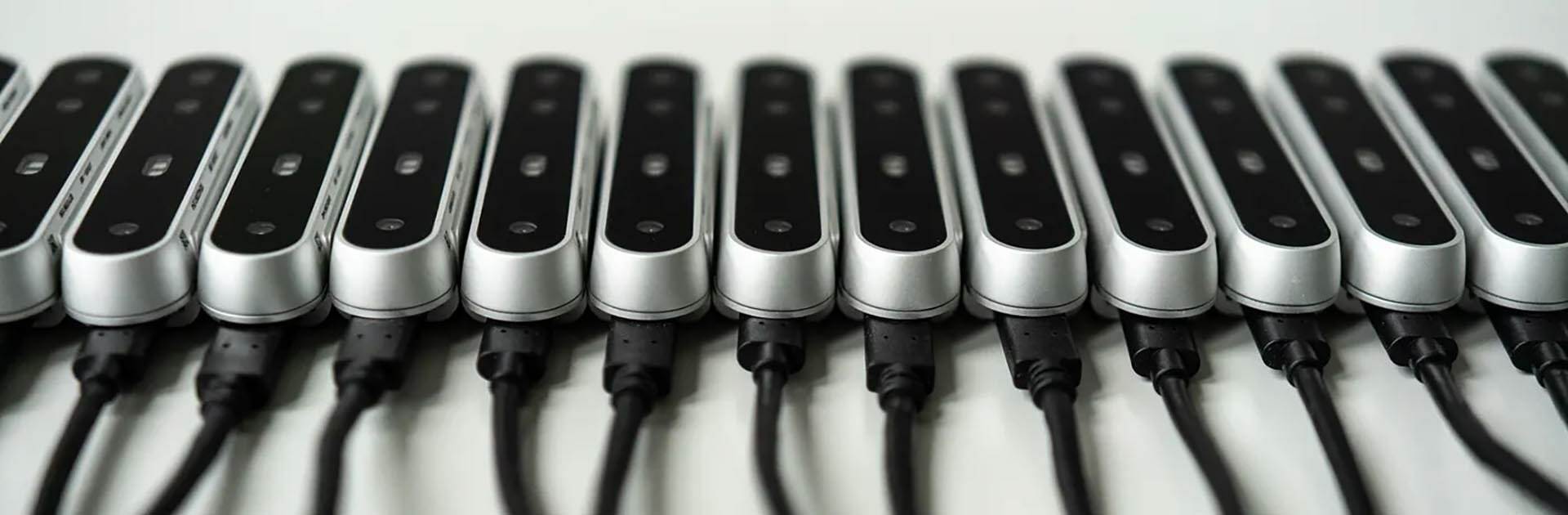 Die Herausforderung mit 16 Intel RealSense-Kameras annehmen