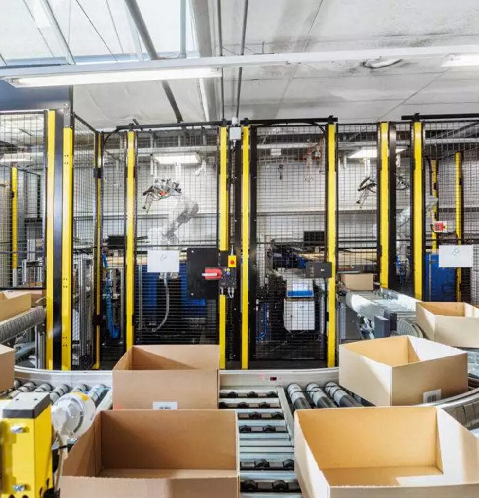 Nomagic robots in a Brack warehouse