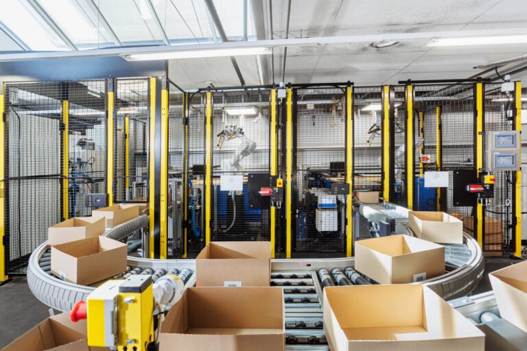 robots nomágicos trabajando juntos